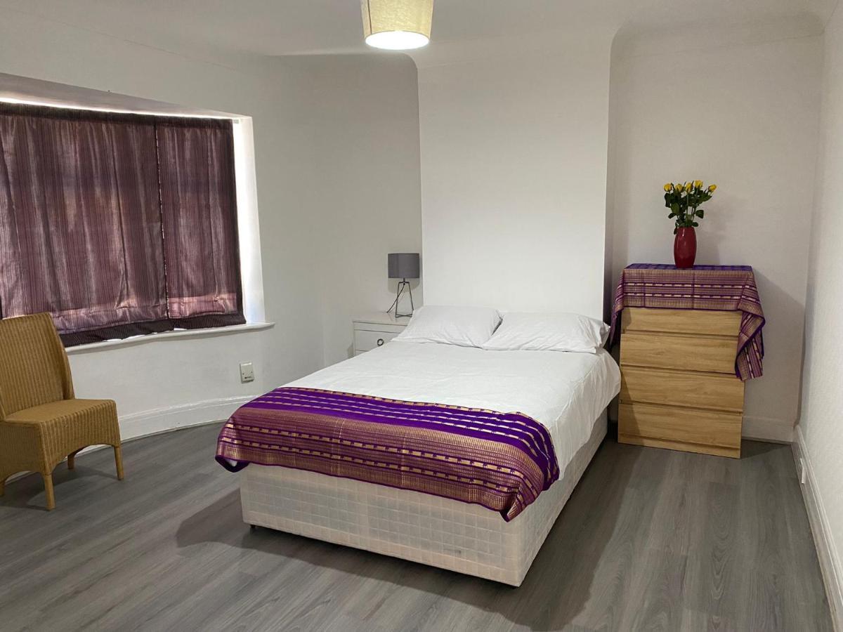 Sunrup Heathrow Lägenhet Feltham Exteriör bild