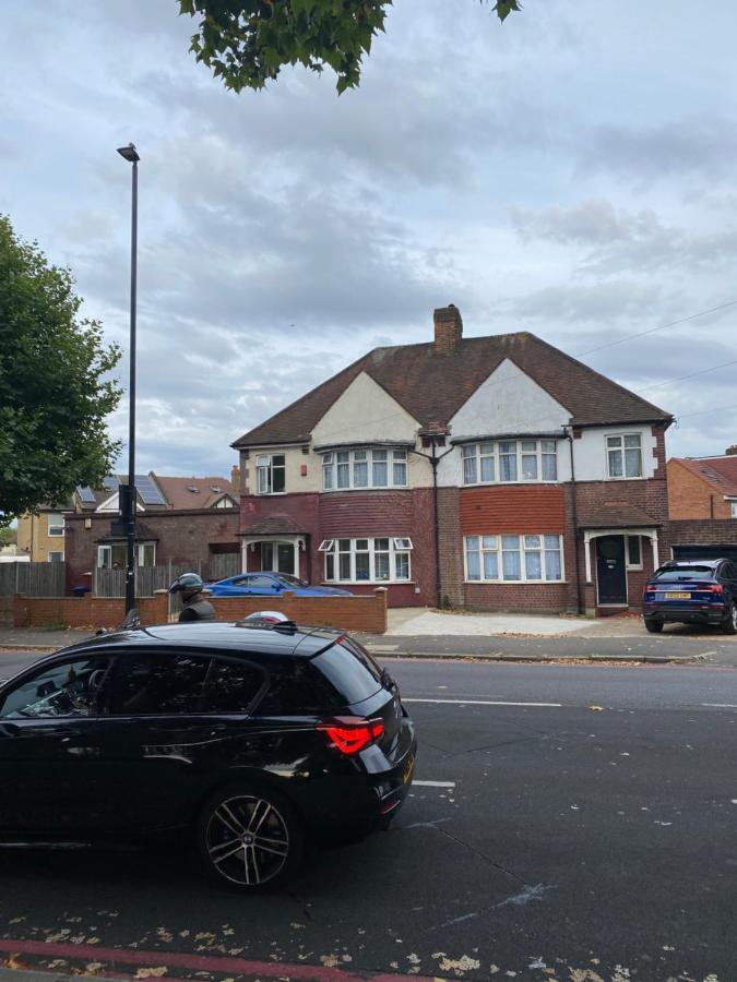Sunrup Heathrow Lägenhet Feltham Exteriör bild